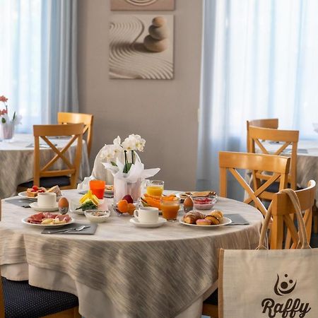 Raffy Family & Bike Hotel Діано-Марина Екстер'єр фото
