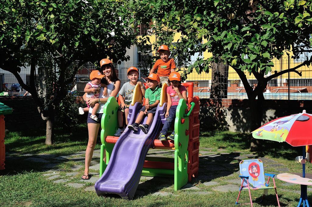 Raffy Family & Bike Hotel Діано-Марина Екстер'єр фото