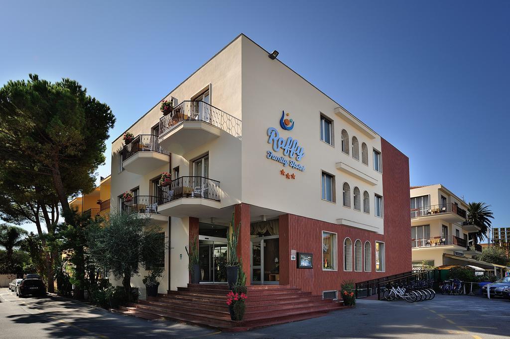 Raffy Family & Bike Hotel Діано-Марина Екстер'єр фото
